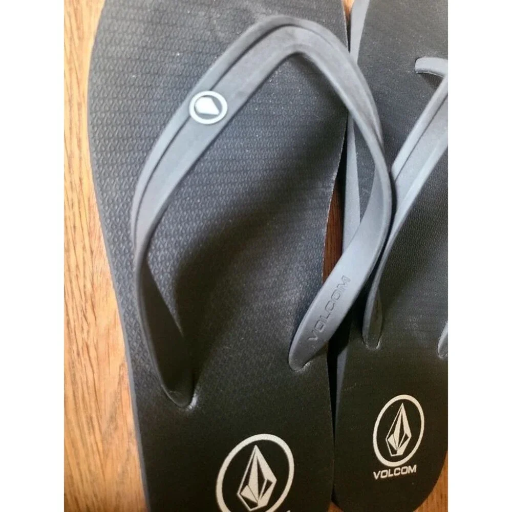 Volcom Classic Black Flip Flops Men's Size 9